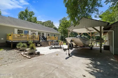 981 Sloop Point Loop Road Hampstead NC 28443