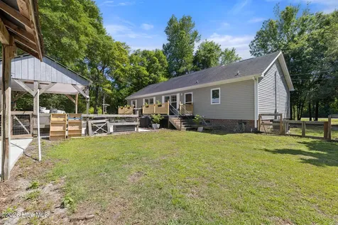 981 Sloop Point Loop Road Hampstead NC 28443