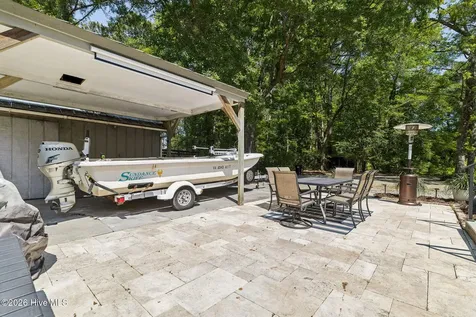 981 Sloop Point Loop Road Hampstead NC 28443
