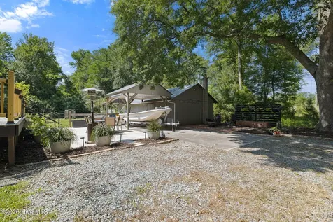 981 Sloop Point Loop Road Hampstead NC 28443