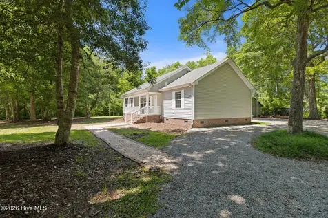 981 Sloop Point Loop Road Hampstead NC 28443