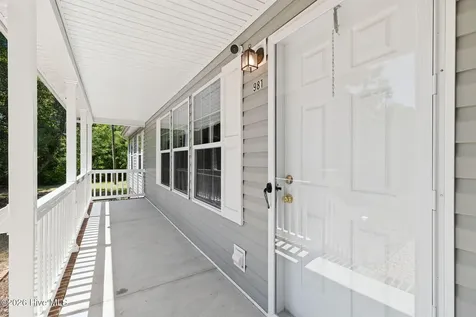 981 Sloop Point Loop Road Hampstead NC 28443