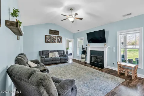 103 Prelude Drive Richlands NC 28574