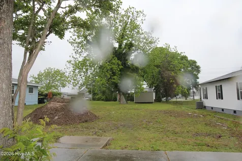 1308 Fisher Street Morehead City NC 28557