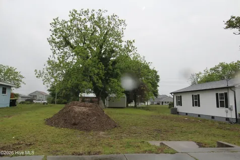 1308 Fisher Street Morehead City NC 28557