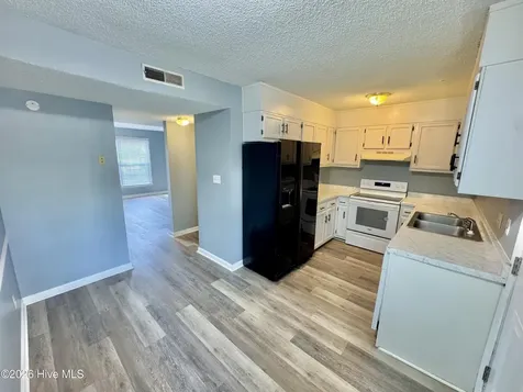 141 King George Court Jacksonville NC 28546