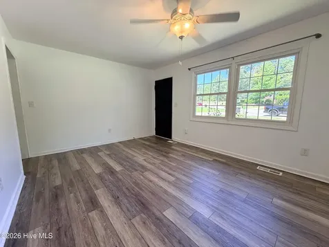 308 Sheffield Road Jacksonville NC 28546