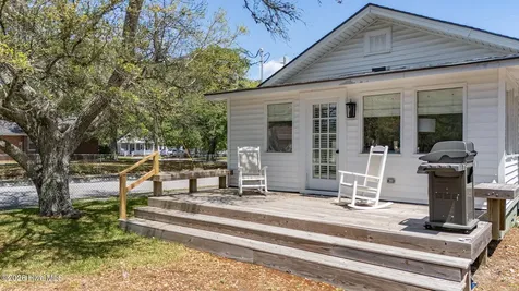800 Mulberry Street Beaufort NC 28516