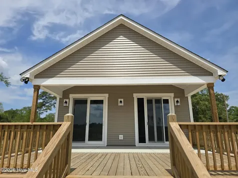589 Stokestown Road Wallace NC 28466