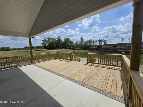 589 Stokestown Road Wallace NC 28466