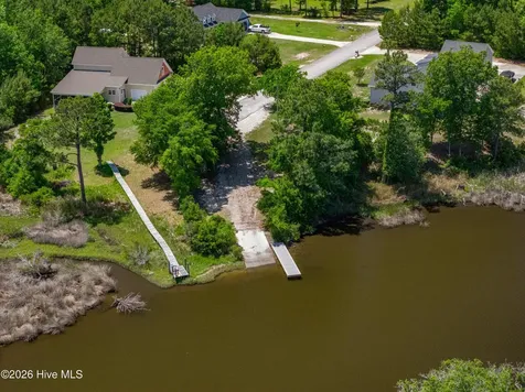 243 Tumbling Brook Lane Holly Ridge NC 28445