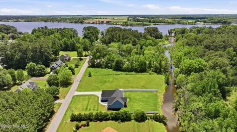808 Broomfield Trail Elizabeth City NC 27909