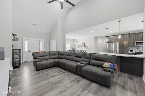 808 Broomfield Trail Elizabeth City NC 27909