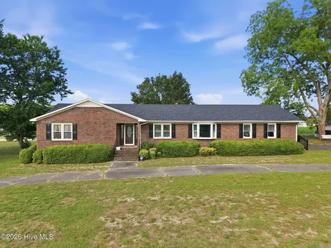 132 Jesse T Bryan Road Kinston NC 28504