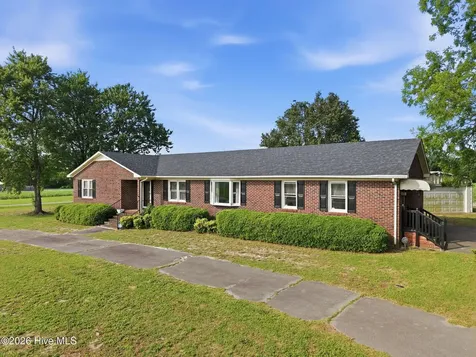 132 Jesse T Bryan Road Kinston NC 28504
