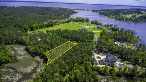 272 Southern Plantation Drive S Oriental NC 28571