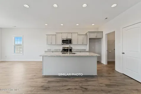494 Appalachian Trail N Jacksonville NC 28546