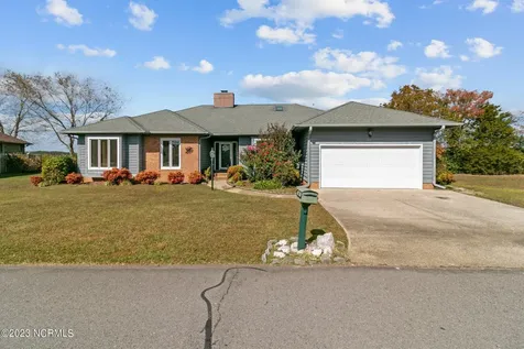 867 Castleberry Court Vass NC 28394