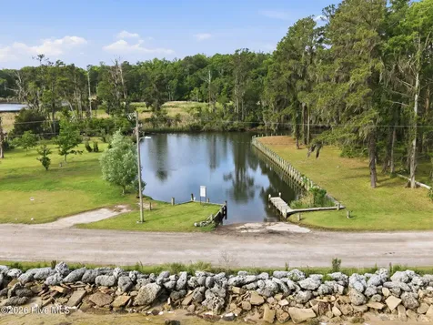 175 Pine Cone Lane Blounts Creek NC 27814