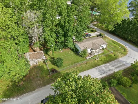 175 Pine Cone Lane Blounts Creek NC 27814