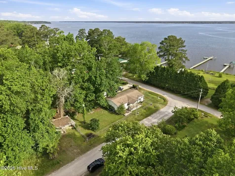 175 Pine Cone Lane Blounts Creek NC 27814
