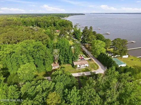 175 Pine Cone Lane Blounts Creek NC 27814