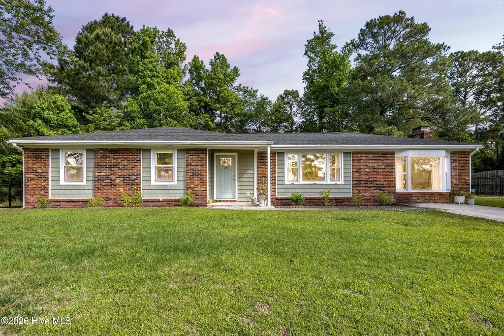 103 Vandergrift Drive Jacksonville NC 28540