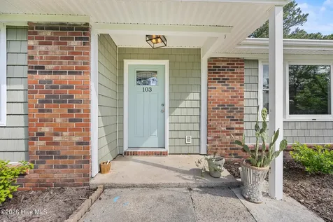 103 Vandergrift Drive Jacksonville NC 28540