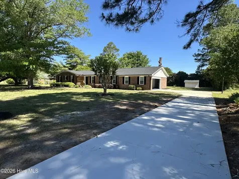 1304 Dogwood Lane Laurinburg NC 28352