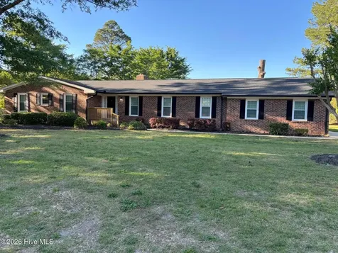 1304 Dogwood Lane Laurinburg NC 28352