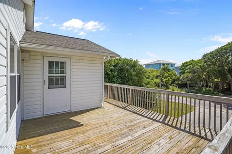 212 SE 78th Street Oak Island NC 28465