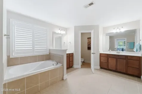 476 Landsdowne Circle Hampstead NC 28443