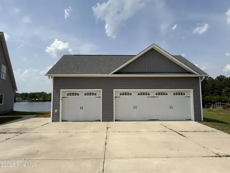 415 Antioch Lakes Road New Bern NC 28560