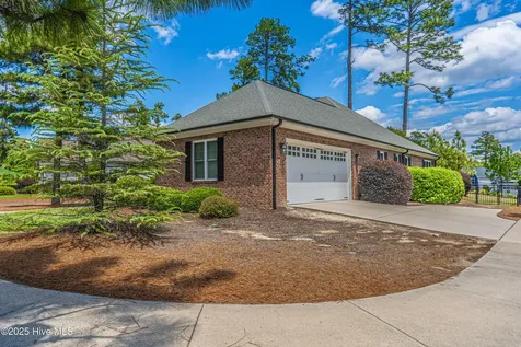 201 Sundew Court Southern Pines NC 28387