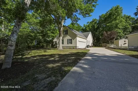 1806 Tree Shore Circle SW Ocean Isle Beach NC 28469