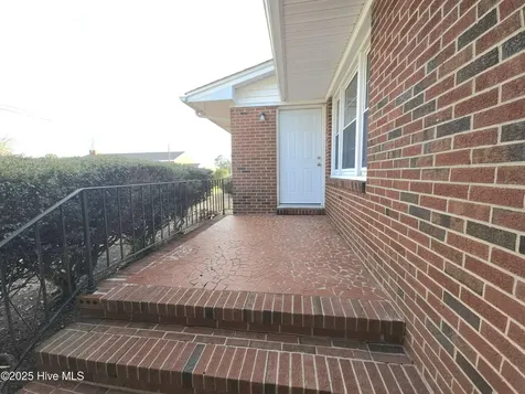 909 Clyde Drive Jacksonville NC 28540