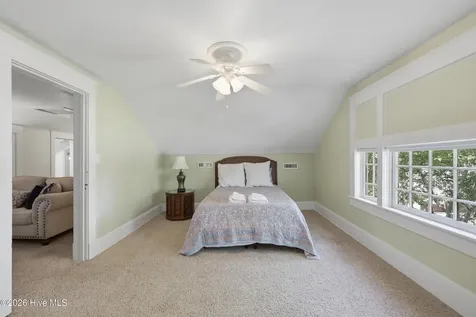 1105 W Church Street Elizabeth City NC 27909