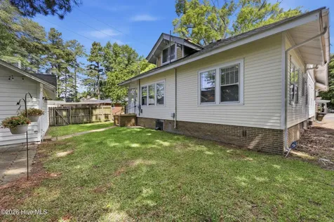 1105 W Church Street Elizabeth City NC 27909