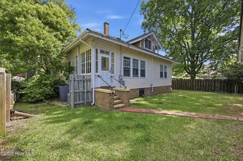 1105 W Church Street Elizabeth City NC 27909