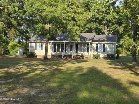 152 Clifton Meadows Lane Hubert NC 28539