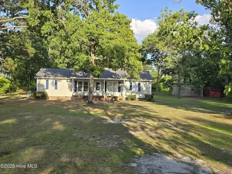 152 Clifton Meadows Lane Hubert NC 28539