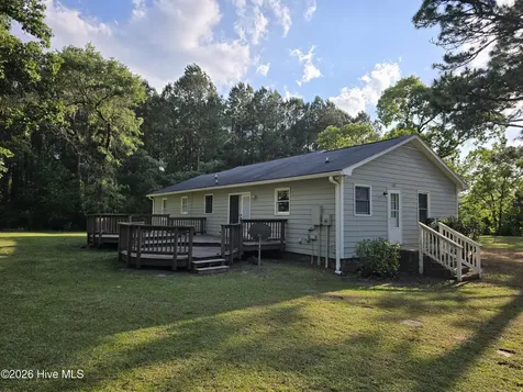 152 Clifton Meadows Lane Hubert NC 28539