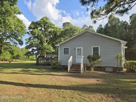 152 Clifton Meadows Lane Hubert NC 28539