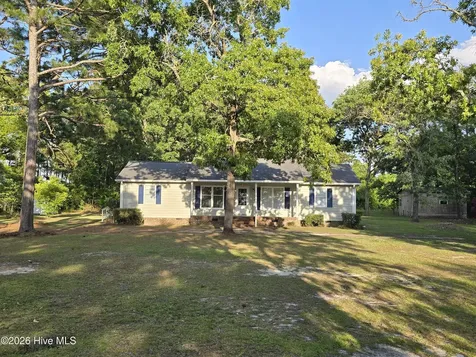 152 Clifton Meadows Lane Hubert NC 28539