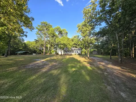 152 Clifton Meadows Lane Hubert NC 28539