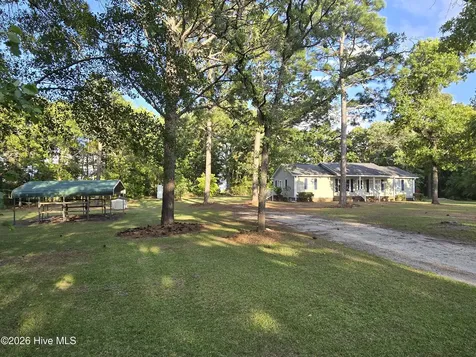 152 Clifton Meadows Lane Hubert NC 28539