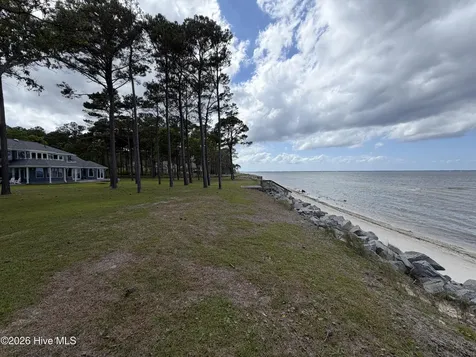 492 Sandy Point Drive Beaufort NC 28516