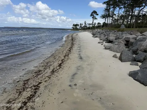 492 Sandy Point Drive Beaufort NC 28516