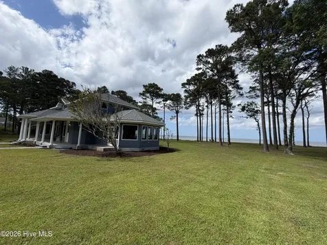 492 Sandy Point Drive Beaufort NC 28516