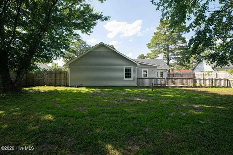 172 Glenwood Drive Hubert NC 28539